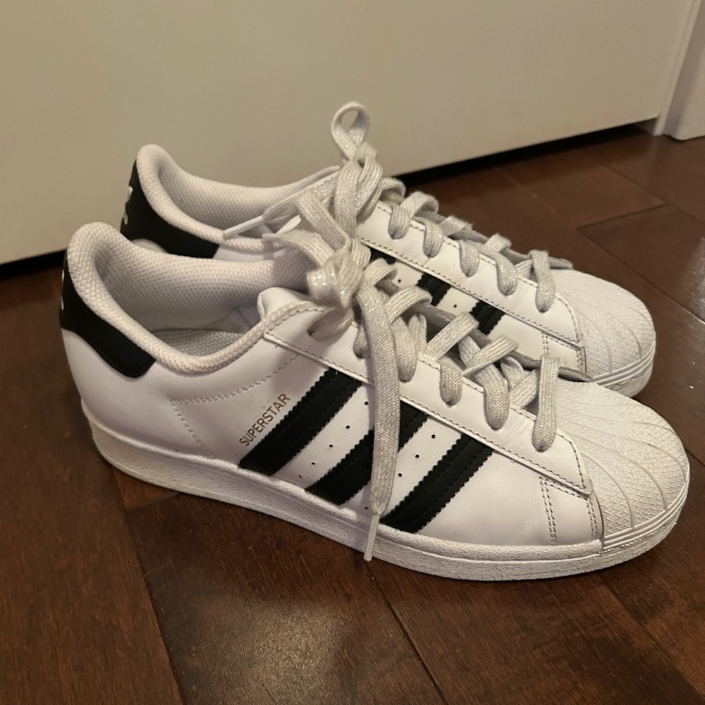 SOLD- Adidas Superstar Women’s